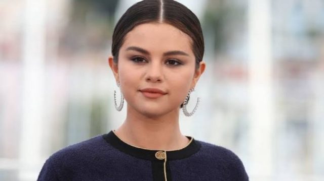 Selena Gomez Feet, Shoe Size And Shoe Collection