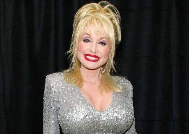 Dolly Parton Body Shape, Tattoos, Biography, Wiki, Plastic Surgery