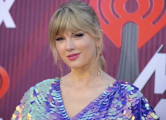 Taylor Swift Age, Eyes, Without Makeup And Other Facts