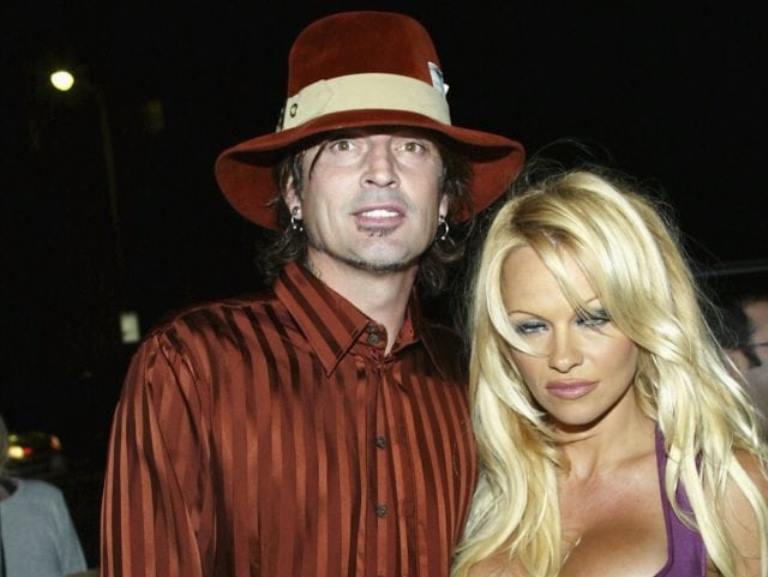 Pamela Anderson Bio, Spouse, Sons, Net Worth, Age, Height And Julian Assange