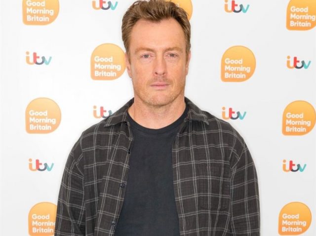 Toby Stephens Bio, Wife, Brother, Mother, Height, Weight